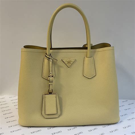 prada amarela